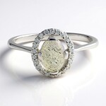 Anello in argento con Labradorite