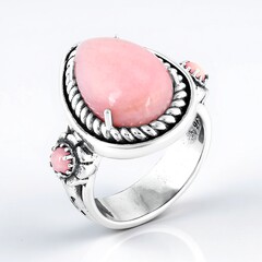 Anello in argento con Opale Rosa
