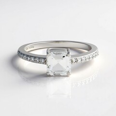 Anello in argento con Petalite