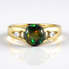 Anello in oro con Opale Mezezo (de Melo Gold)