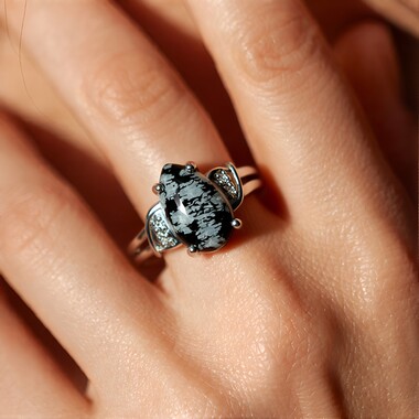 Anello in argento con Ossidiana Fiocco di Neve