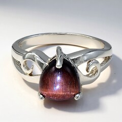 Anello in argento con Occhio di Tigre Rosso