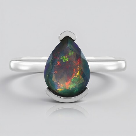 Anello in argento con Opale Mezezo