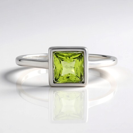 Anello in argento con Peridoto