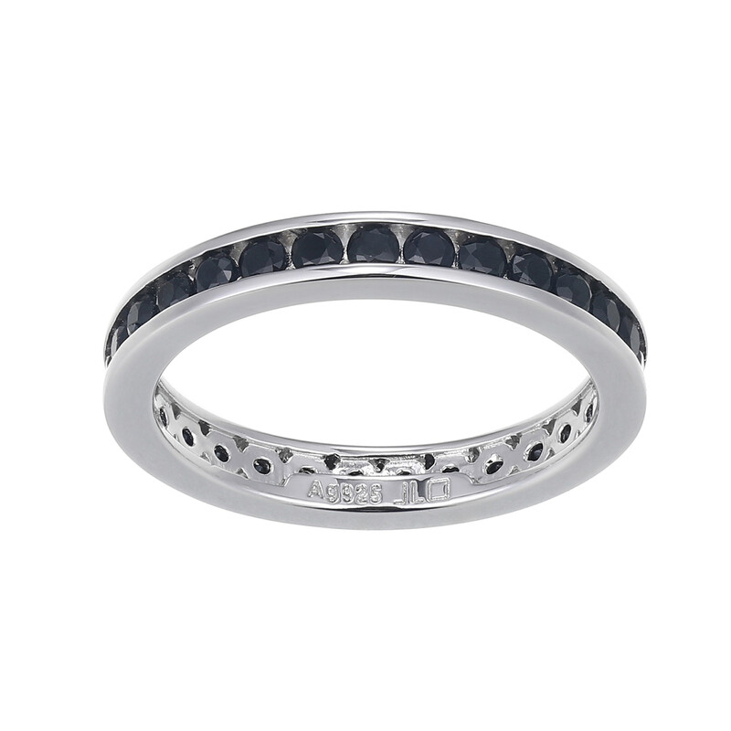 Anillo chic de plata de ley con zafiro negro