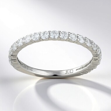 Zilveren ring met zirkonen