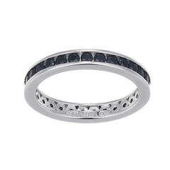 Zilveren ring met zwarte saffieren