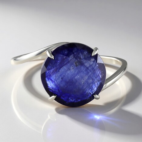 Bague en platine et Saphir bleu de Madagascar