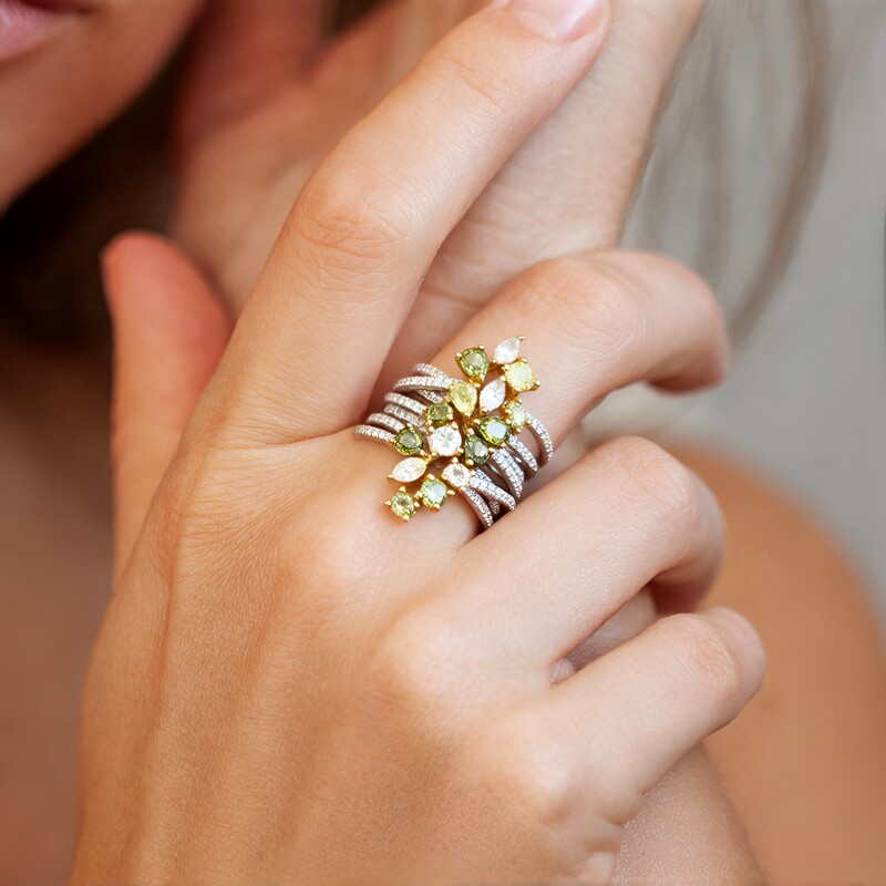 Anillo en oro con Diamante fancy SI2 (CIRARI)