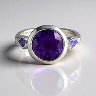 Anello in argento con Ametista Siberiana (Adela Silber)