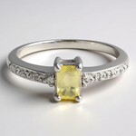 Anello in argento con Apatite Xia