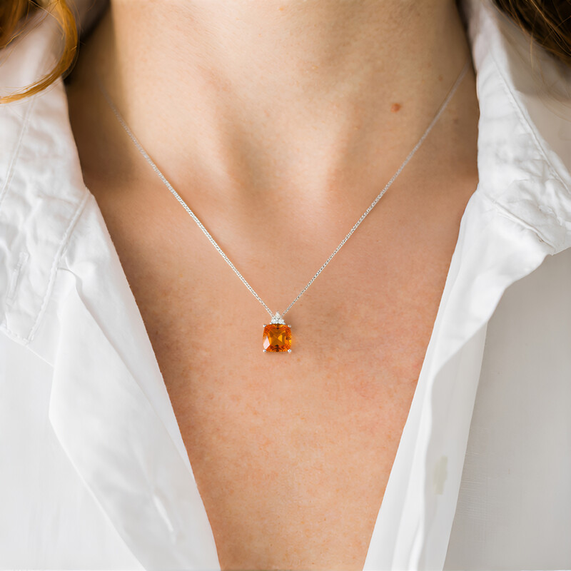 Ciondolo in argento con Quarzo Arancione