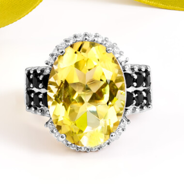 Anillo en plata con Cuarzo del Ouro Verde