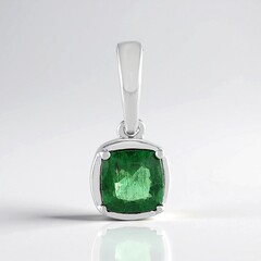 Ciondolo in argento con Apatite Verde