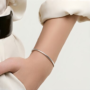 Silver Bangle (MONOSONO COLLECTION)