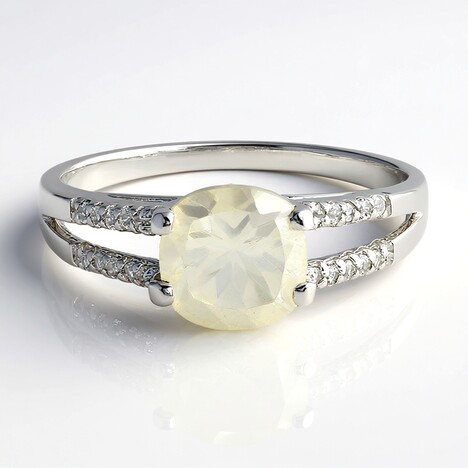 Anello in argento con Ortoclasio
