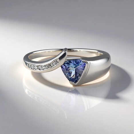 Anello in argento con Tanzanite (non riscaldata)