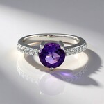 Anello in argento con Ametista Siberiana