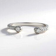 Zilveren ring met zirkonen (Adela Silber)