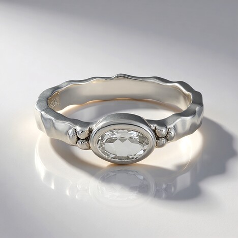 Anello in argento con Topazio Bianco