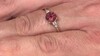 Anillo en oro con Apatita roja