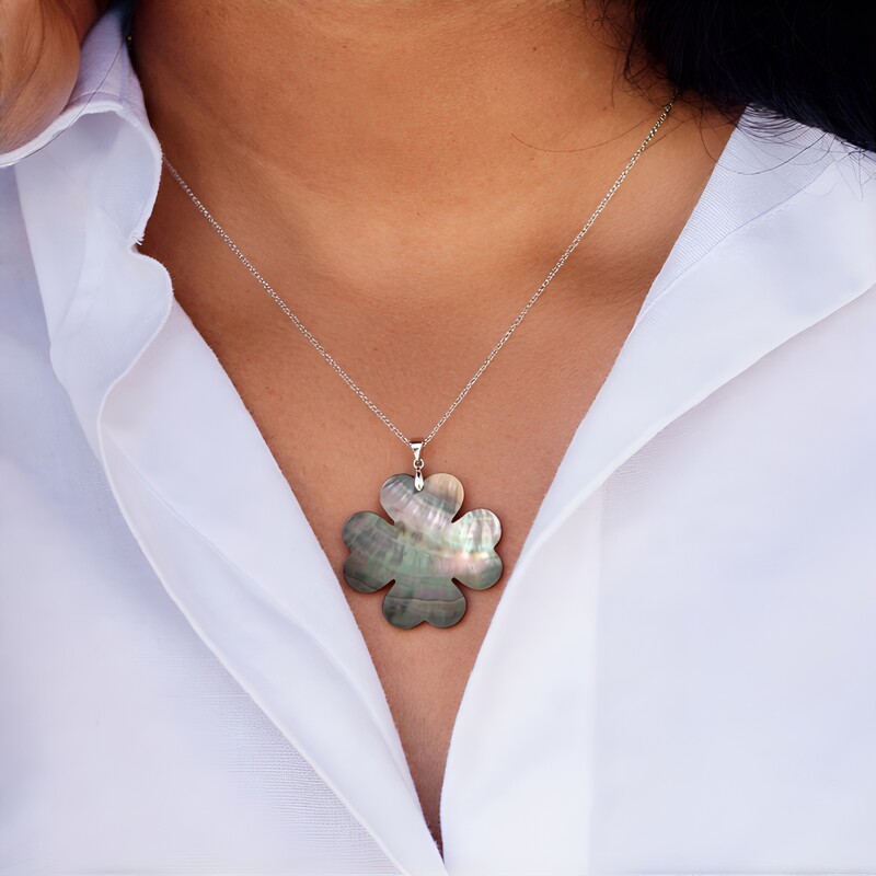 Colgante en plata con Nácar