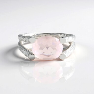 Anillo en plata con Cuarzo rosa (de Melo Essence)