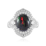 Zilveren ring met een Mezezo opaal