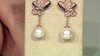 Pendientes en plata con Perla blanca Freshwater (Adela Silber)
