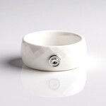 Anello in ceramica con Diamante blu cielo SI2