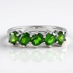 Bague en argent et Diopside de Russie