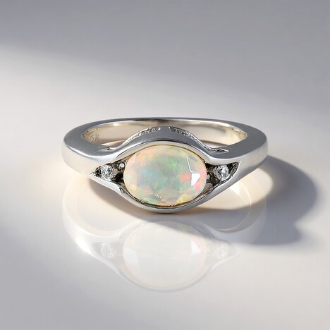 Anello in argento con Opale di Welo