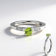 Zilveren ring met een peridoot