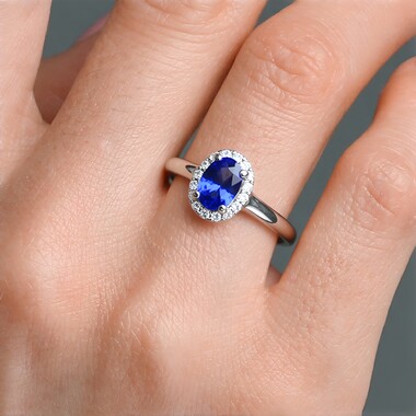 Anello in oro con Tanzanite AAA