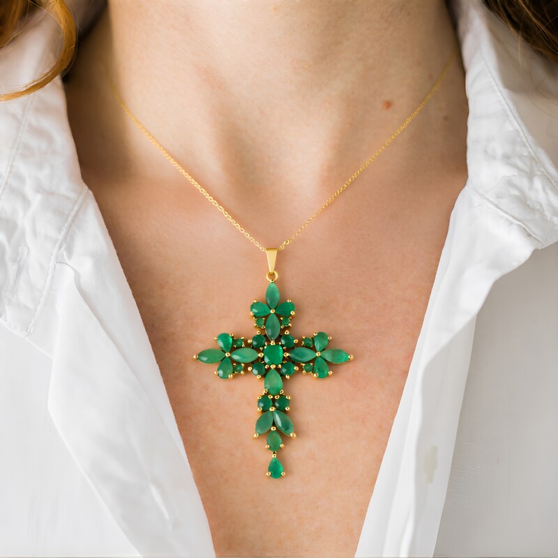 Collar en plata con Esmeralda de Brasil