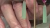 Gouden oorbellen met groene chalcedoonstenen (KM by Juwelo)
