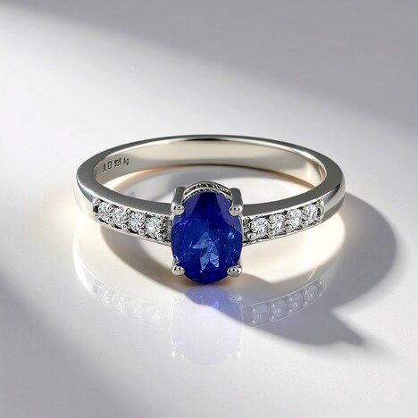 Anello in argento con Tanzanite