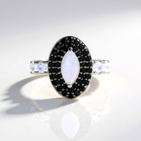 Anello in argento con Pietra di Luna Arcobaleno