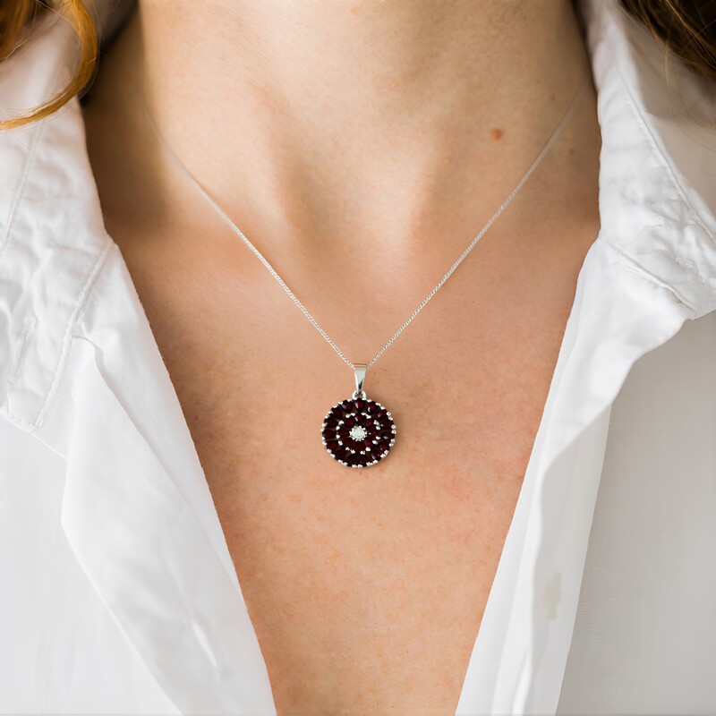 Colgante en plata con Granate de Mozambique
