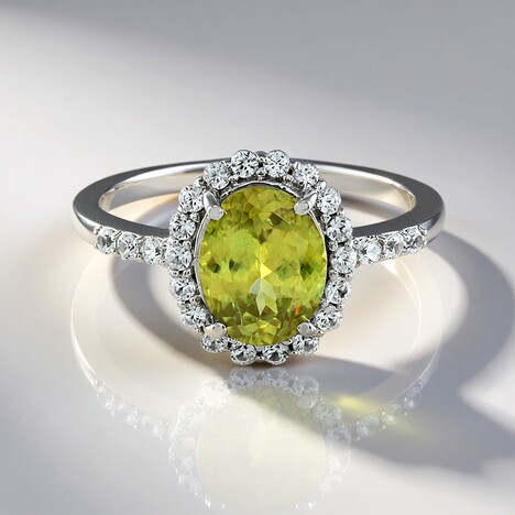Anello in oro con Sfene