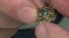 Gouden hanger met een hemel-blauwe I2 diamant (Ornaments by de Melo)