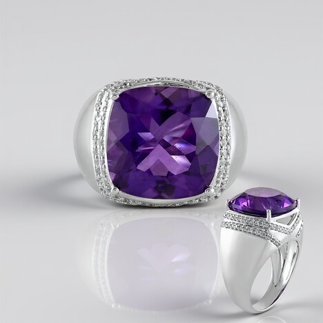 Anello in argento con Ametista Siberiana