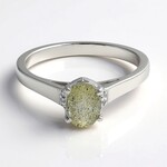 Anello in argento con Labradorite