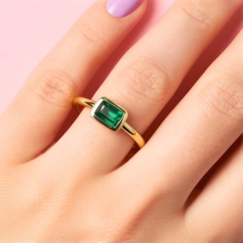 Anillo en oro con Turmalina verde Benedito (Adela Gold)