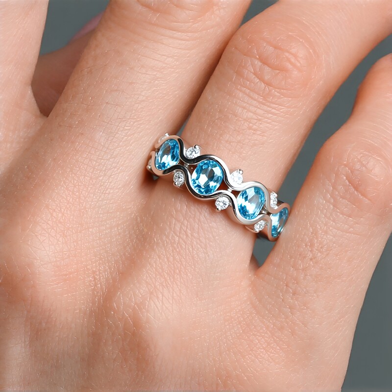 Anello in argento con Zircone Ratanakiri