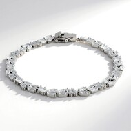 Zilveren armband met witte topaasstenen