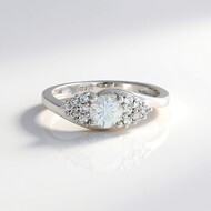 Anillo en plata con Zircón