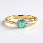 Anello in oro con Smeraldo Color Paraiba