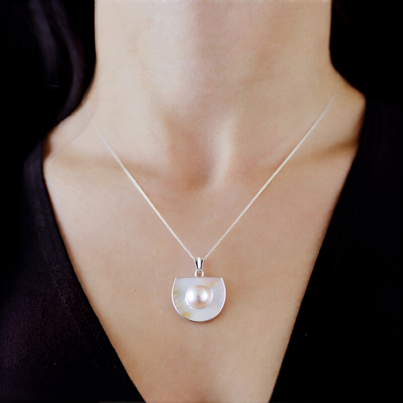 Pendentif en argent et Perle de Mabé (Bali Barong)