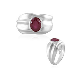 Zilveren ring met een Madagaskar Robijn (de Melo)